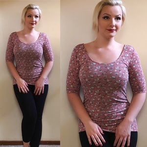 Flowery half-sleeve shirt 🌸